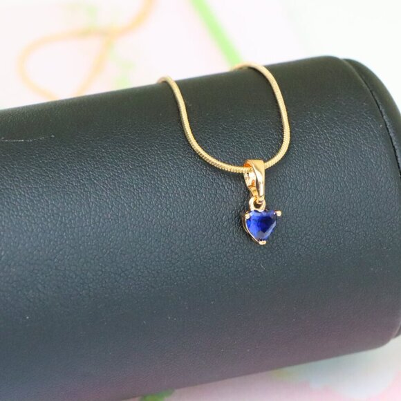 "Charming Heart-Shaped Blue Pendant in Gold, XPPT1305 - Picture 4 of 13